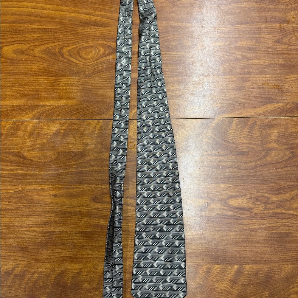 Elegant Black and Gray Men's Tie